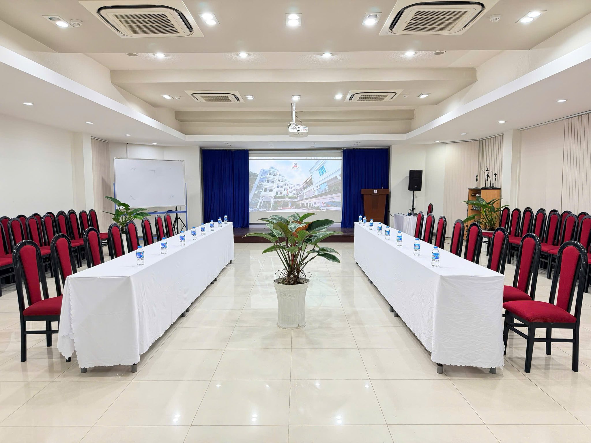 Hội trường CEFALT